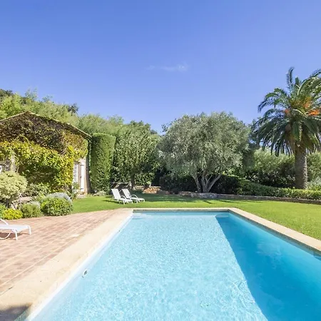 La Pierre Villa