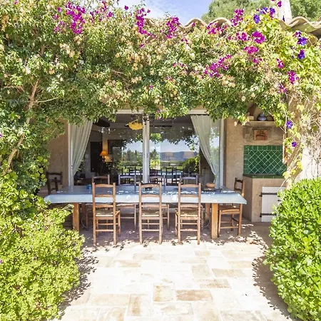 La Pierre Villa *