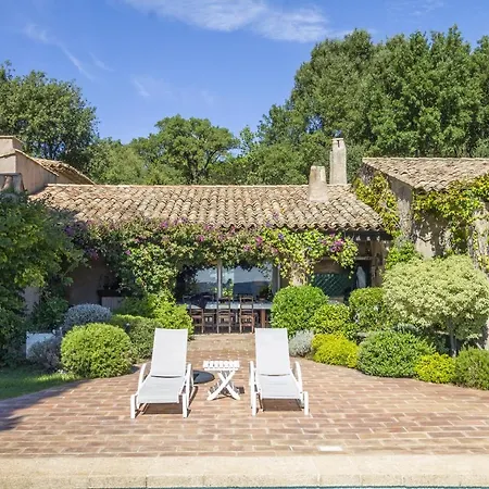 La Pierre Villa