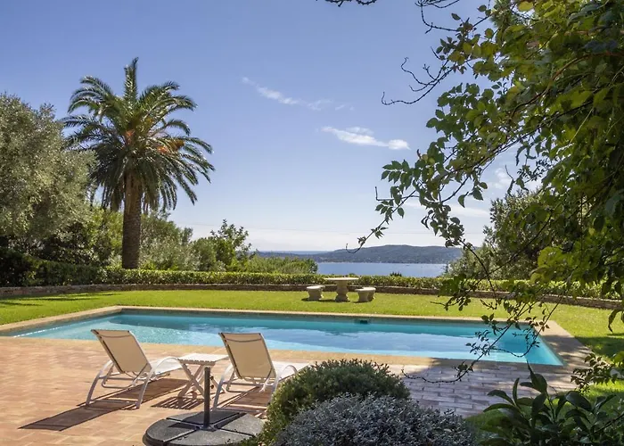 La Pierre Villa